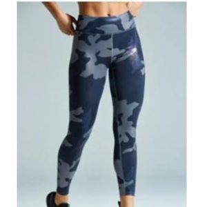 Noli navy blue army print metallic leggings XS NWT